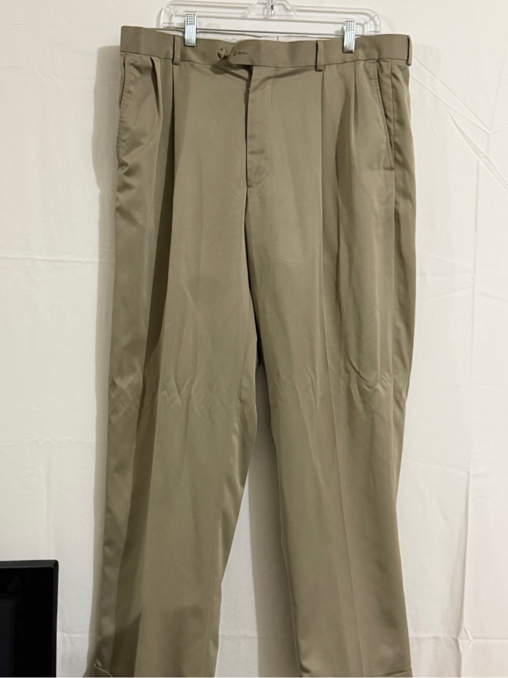 Men's Classic Pleated Dress Pants - Khaki